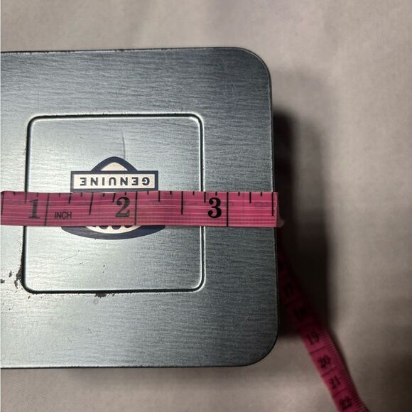 3.5” Authentic Fossil Watch Tin Collectors Item Excellent Preloved Condition - Picture 6 of 6